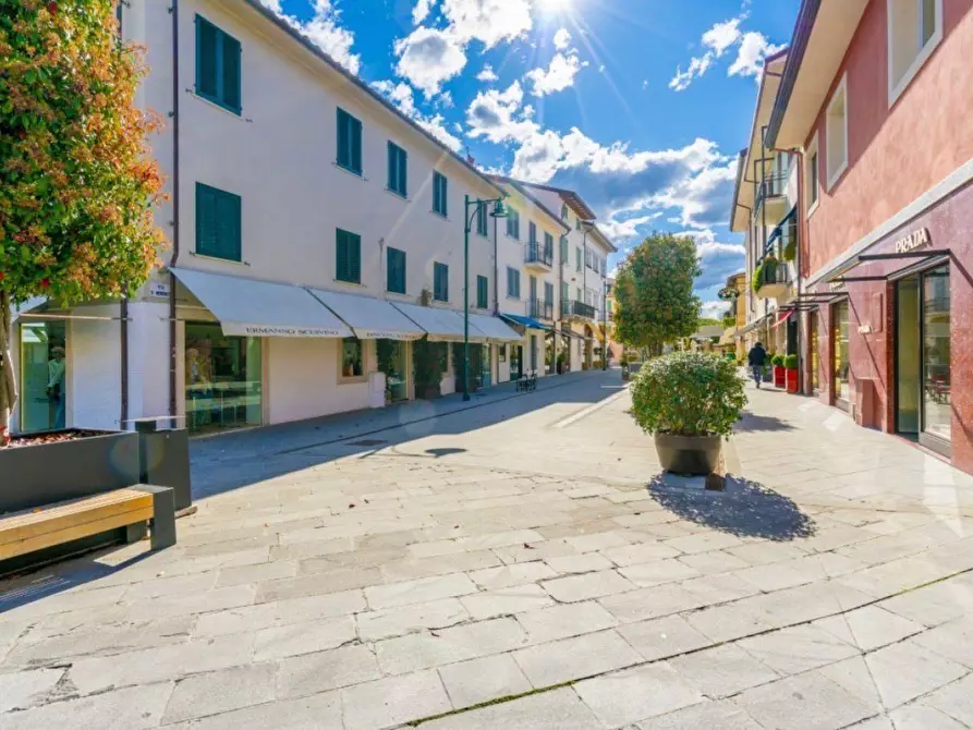 Immagine 11 di Appartamento in vendita  a Forte Dei Marmi