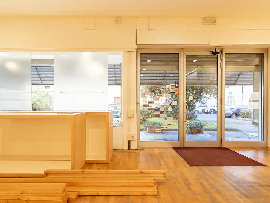 Immagine 5 di Locale commerciale in affitto  a Empoli