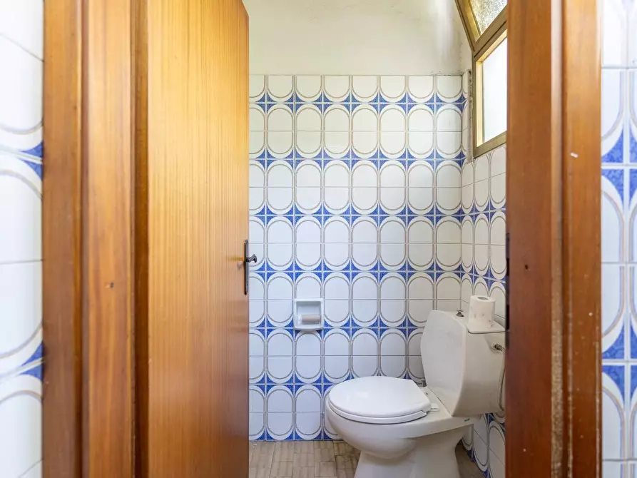 Immagine 10 di Locale commerciale in affitto  a Empoli