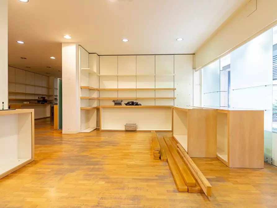 Immagine 3 di Locale commerciale in affitto  a Empoli