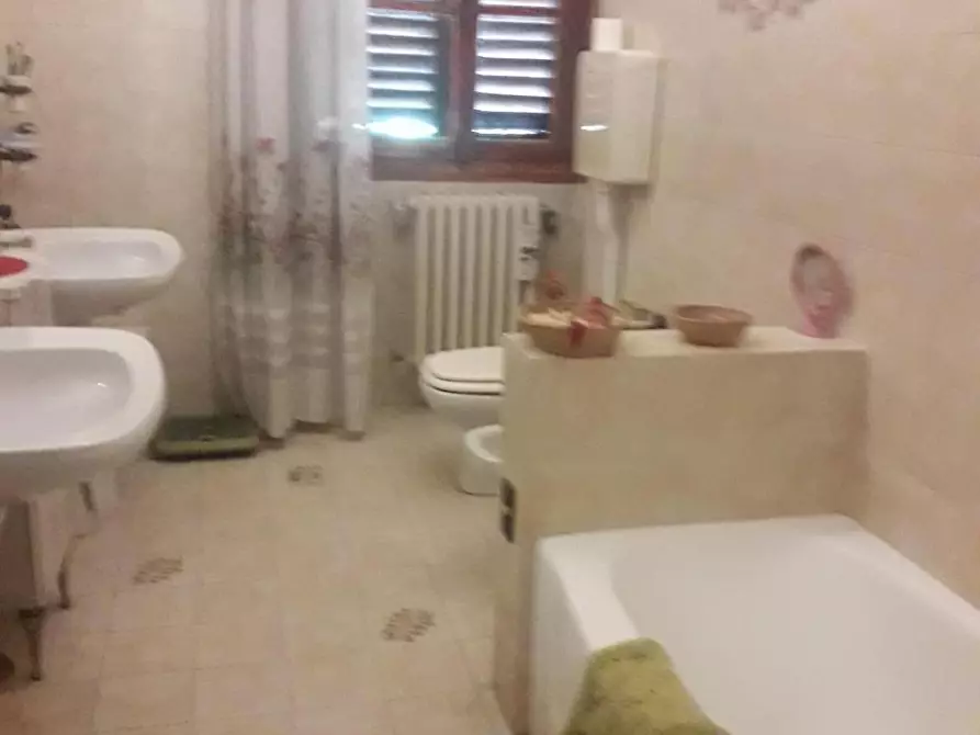 Immagine 16 di Villa in vendita  a Lastra A Signa