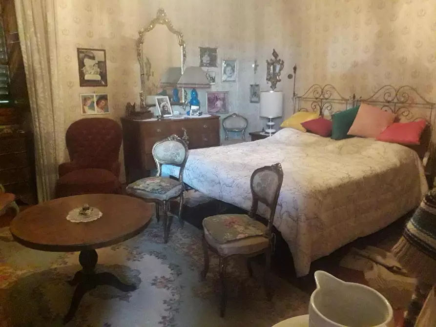 Immagine 14 di Villa in vendita  a Lastra A Signa