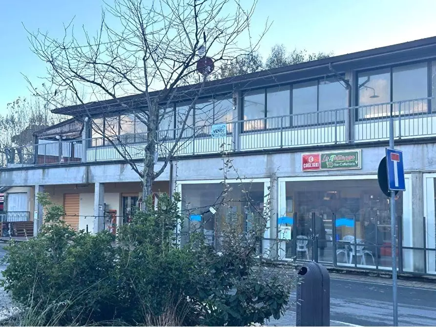 Immagine 1 di Locale commerciale in vendita  a Ameglia