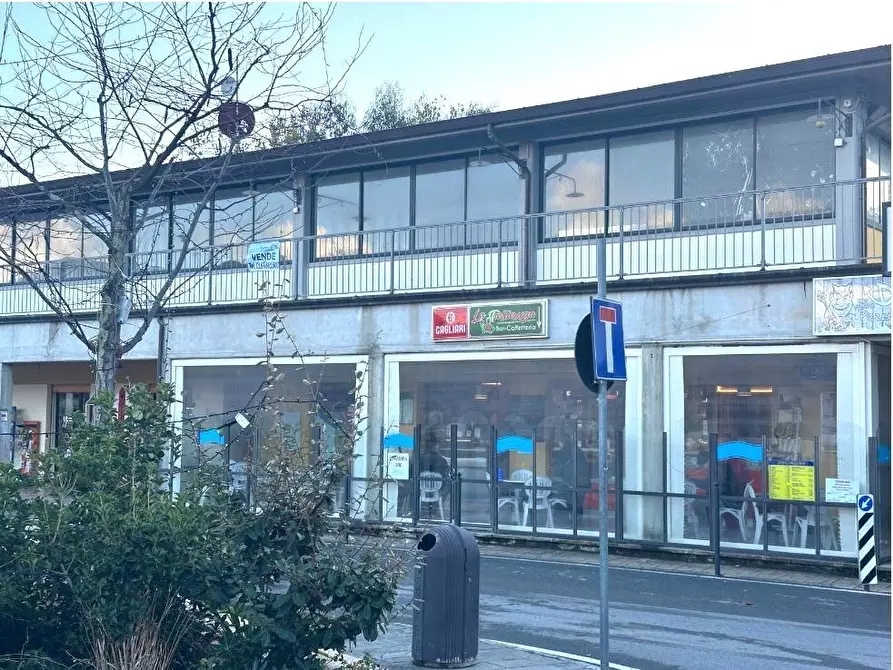 Immagine 9 di Locale commerciale in vendita  a Ameglia