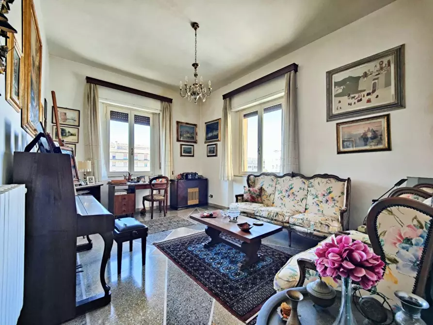 Immagine 2 di Appartamento in vendita  a Livorno