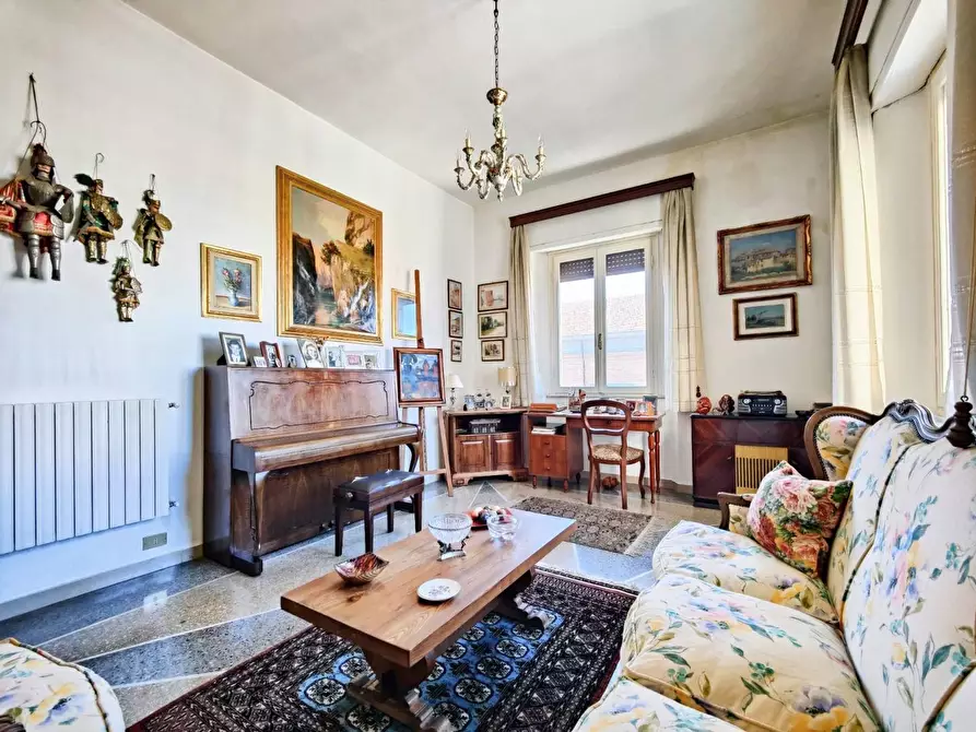 Immagine 1 di Appartamento in vendita  a Livorno