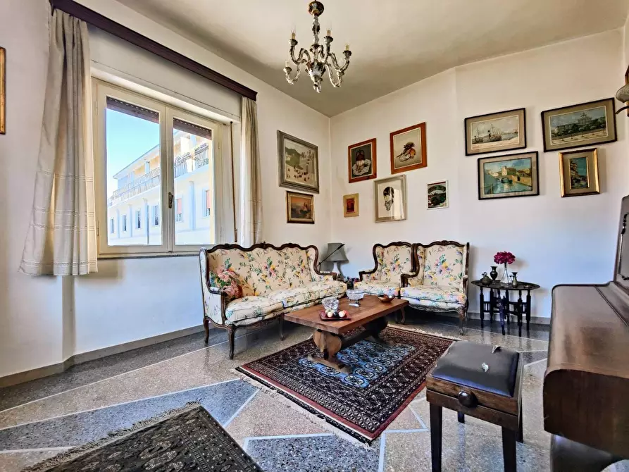 Immagine 3 di Appartamento in vendita  a Livorno