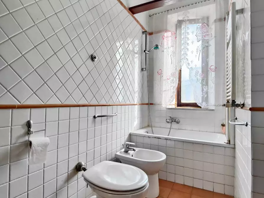 Immagine 12 di Appartamento in vendita  a Pisa