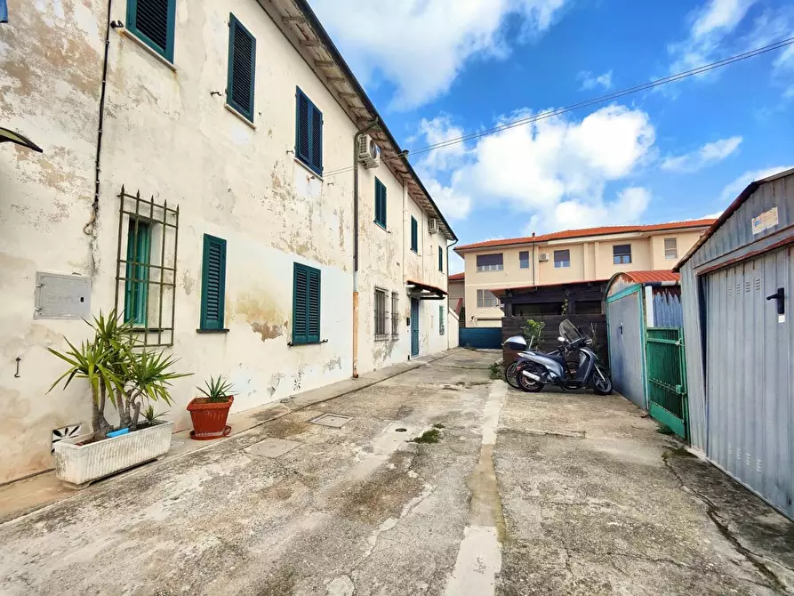 Immagine 14 di Appartamento in vendita  a Pisa