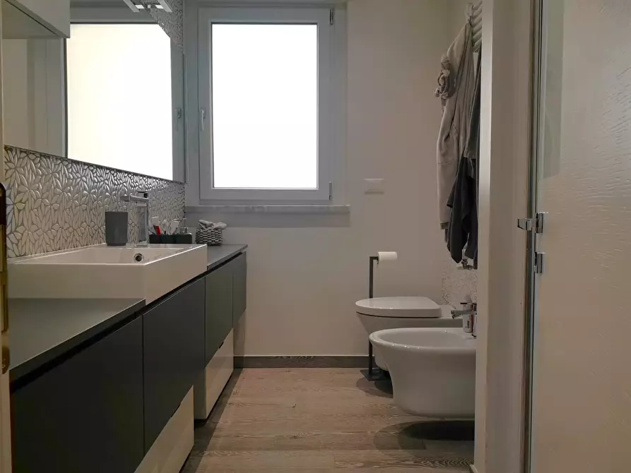 Immagine 25 di Appartamento in vendita  a Massa