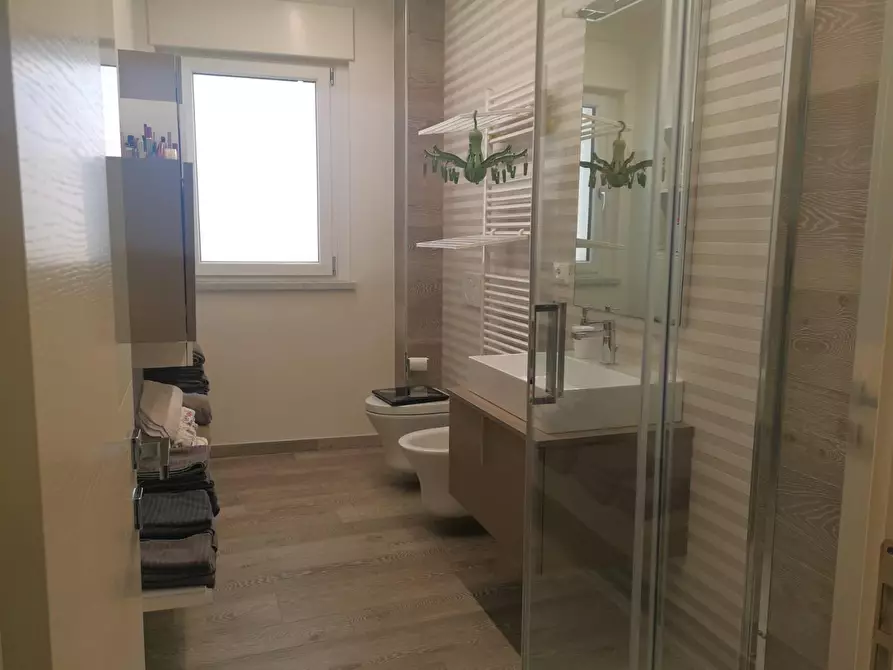 Immagine 31 di Appartamento in vendita  a Massa