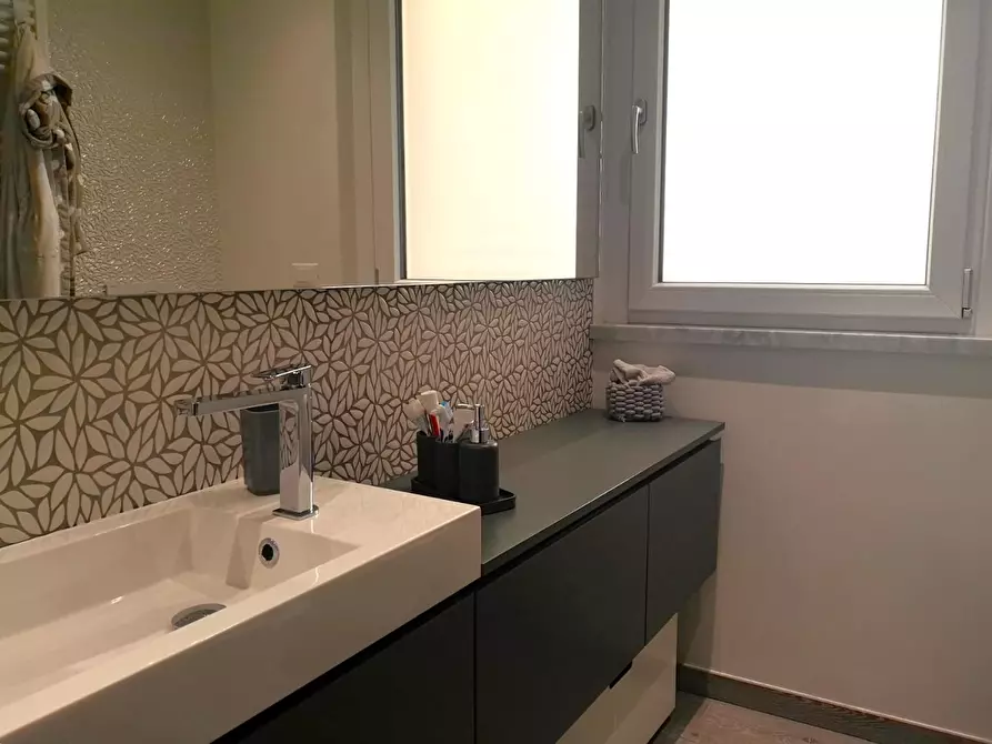 Immagine 26 di Appartamento in vendita  a Massa