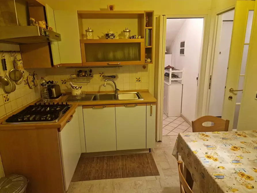 Immagine 5 di Appartamento in vendita  a Massa