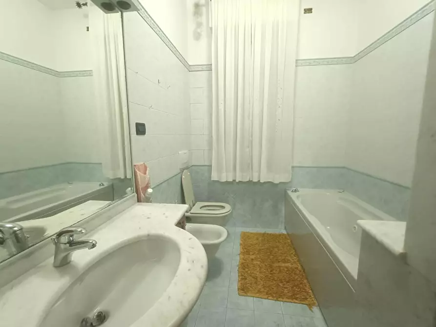 Immagine 8 di Appartamento in vendita  a Carrara