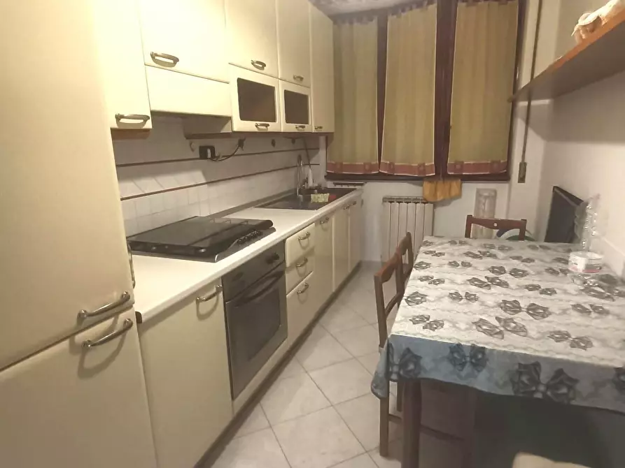 Immagine 3 di Appartamento in vendita  a Carrara