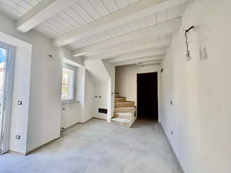 Immagine 13 di Terratetto in vendita  a Massa