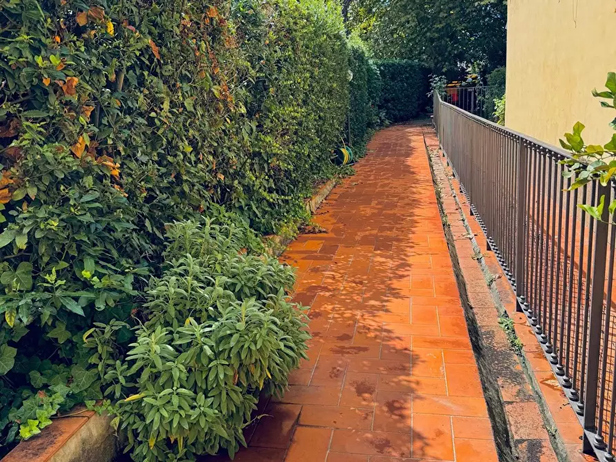 Immagine 5 di Appartamento in vendita  a Cascina