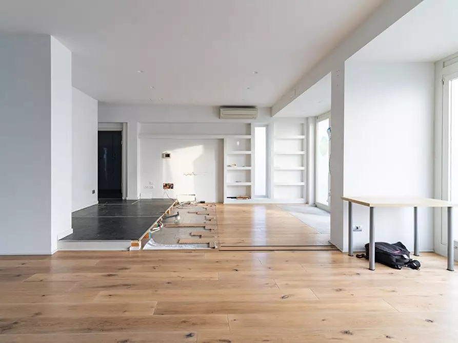 Immagine 5 di Locale commerciale in vendita  a Vinci