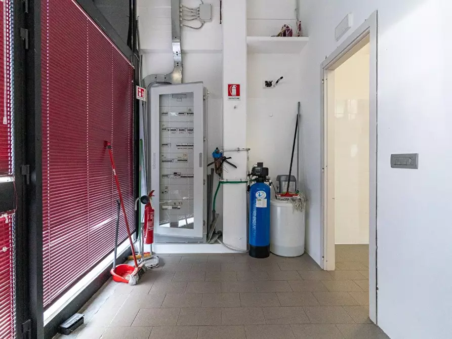 Immagine 21 di Locale commerciale in vendita  a Vinci