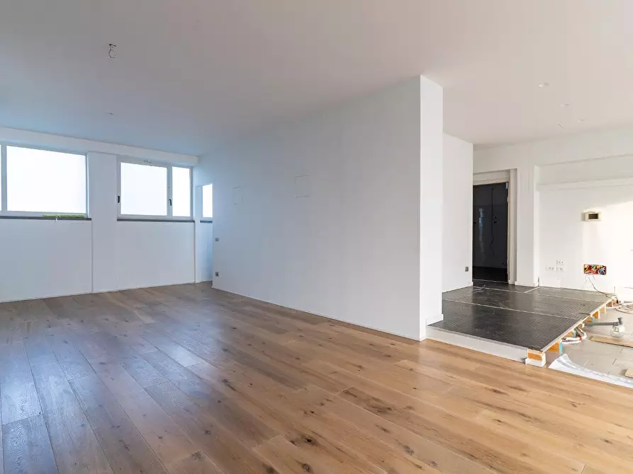 Immagine 4 di Locale commerciale in vendita  a Vinci