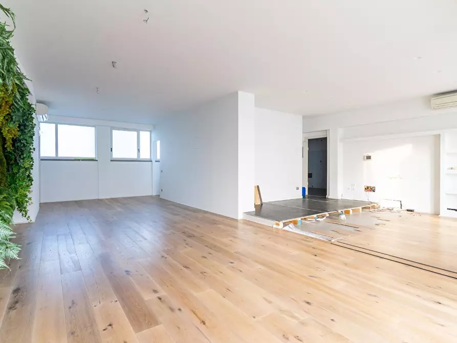 Immagine 3 di Locale commerciale in vendita  a Vinci