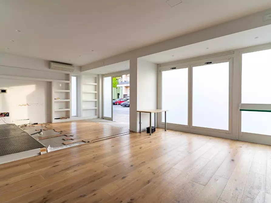 Immagine 7 di Locale commerciale in vendita  a Vinci