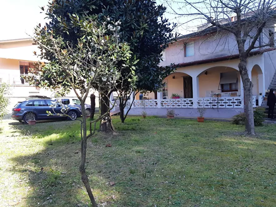 Immagine 20 di Casa indipendente in affitto  a Massa