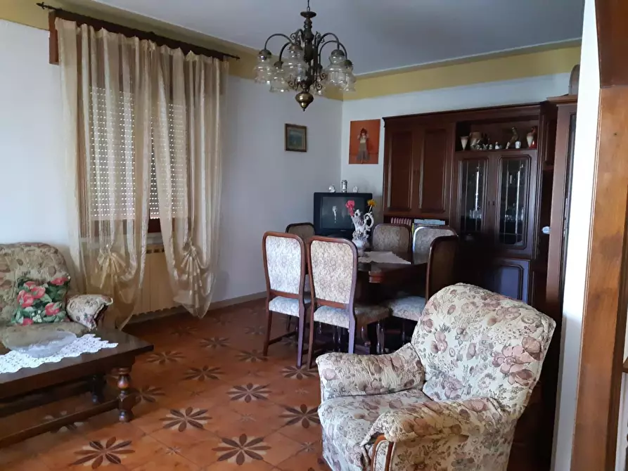 Immagine 5 di Casa indipendente in affitto  a Massa