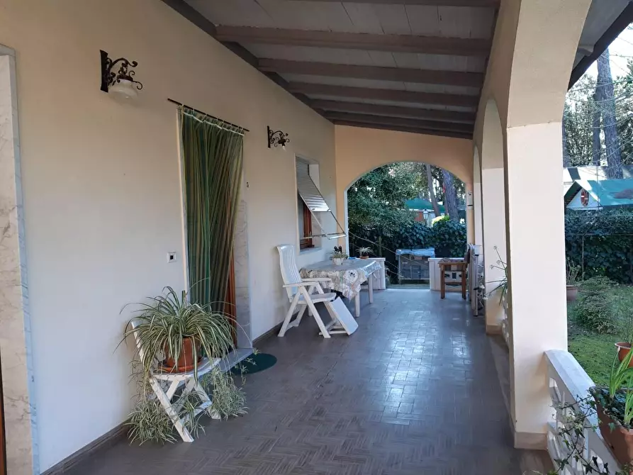 Immagine 23 di Casa indipendente in affitto  a Massa