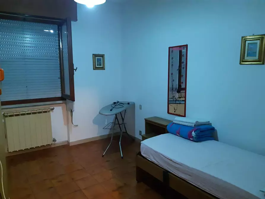 Immagine 16 di Casa indipendente in affitto  a Massa