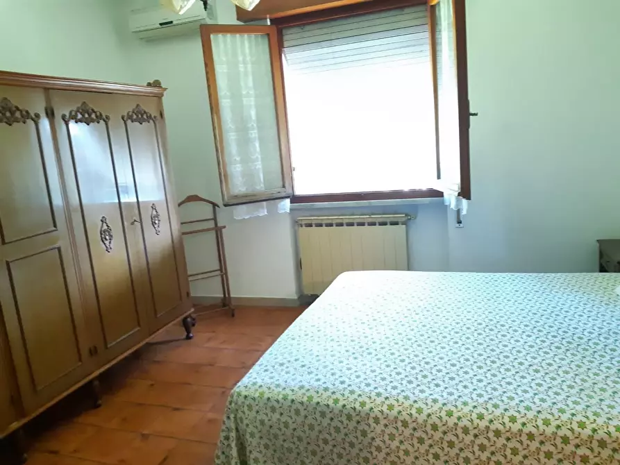Immagine 12 di Casa indipendente in affitto  a Massa