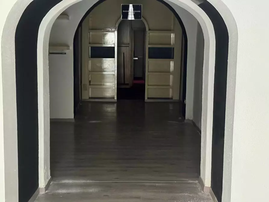 Immagine 7 di Locale commerciale in vendita  a Pontedera