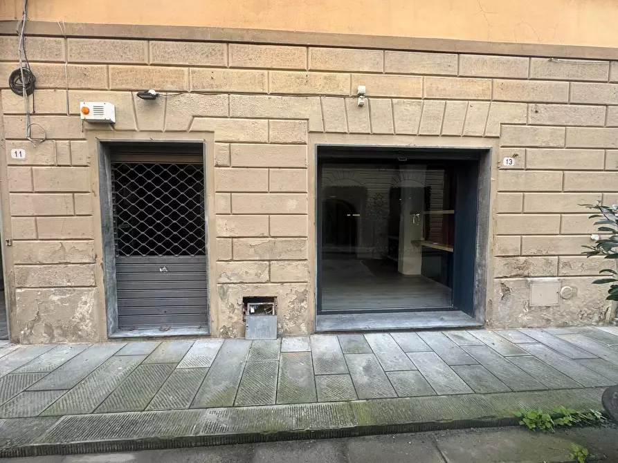 Immagine 2 di Locale commerciale in vendita  a Pontedera
