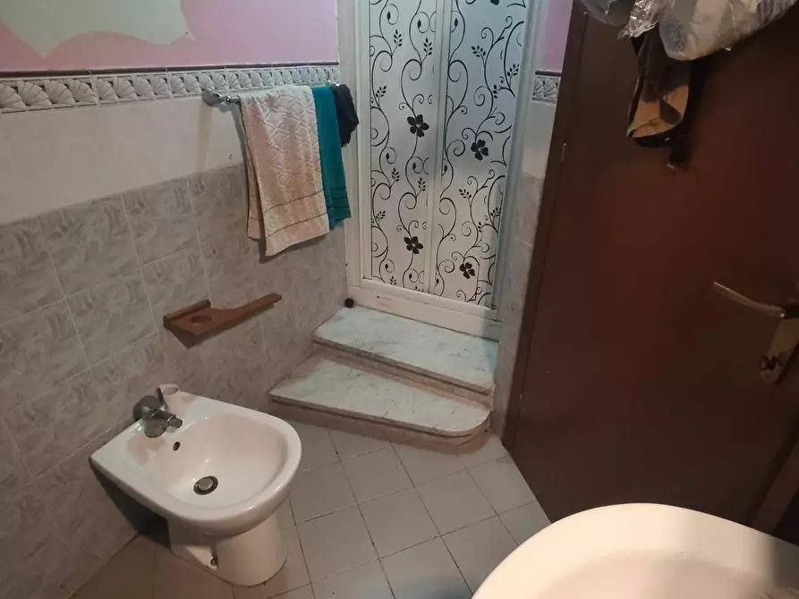 Immagine 15 di Appartamento in vendita  a Lucca