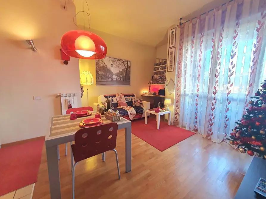 Immagine 5 di Appartamento in vendita  a Lucca