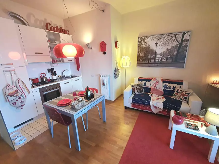 Immagine 4 di Appartamento in vendita  a Lucca