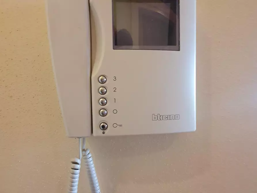 Immagine 28 di Appartamento in vendita  a Lucca