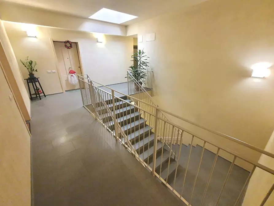 Immagine 30 di Appartamento in vendita  a Lucca