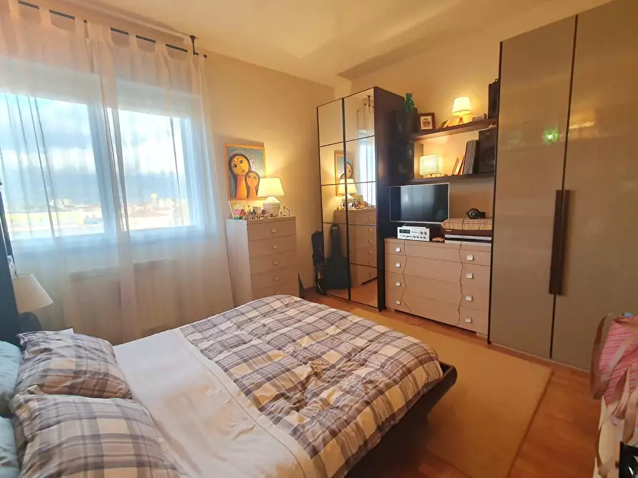 Immagine 18 di Appartamento in vendita  a Lucca