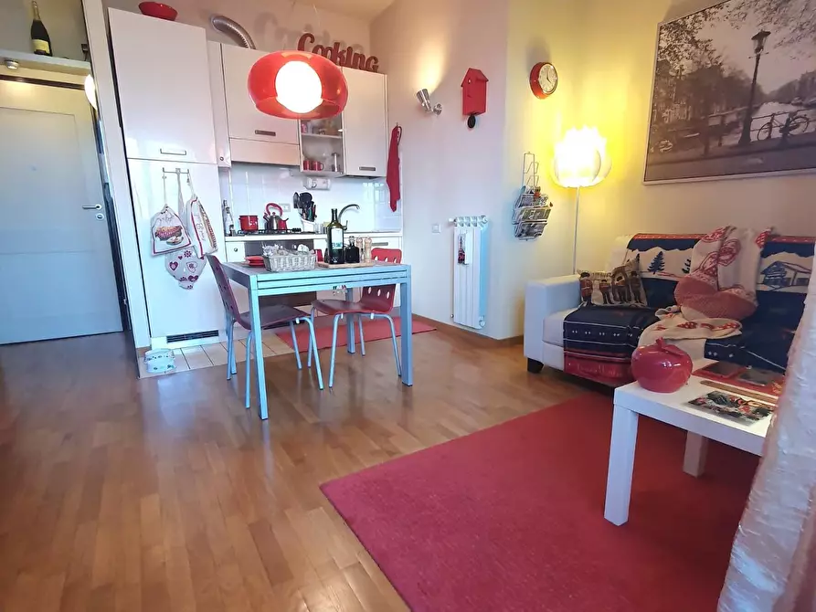 Immagine 16 di Appartamento in vendita  a Lucca