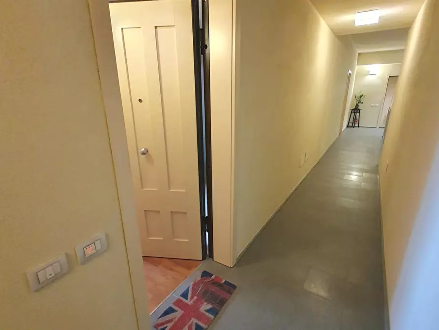 Immagine 29 di Appartamento in vendita  a Lucca