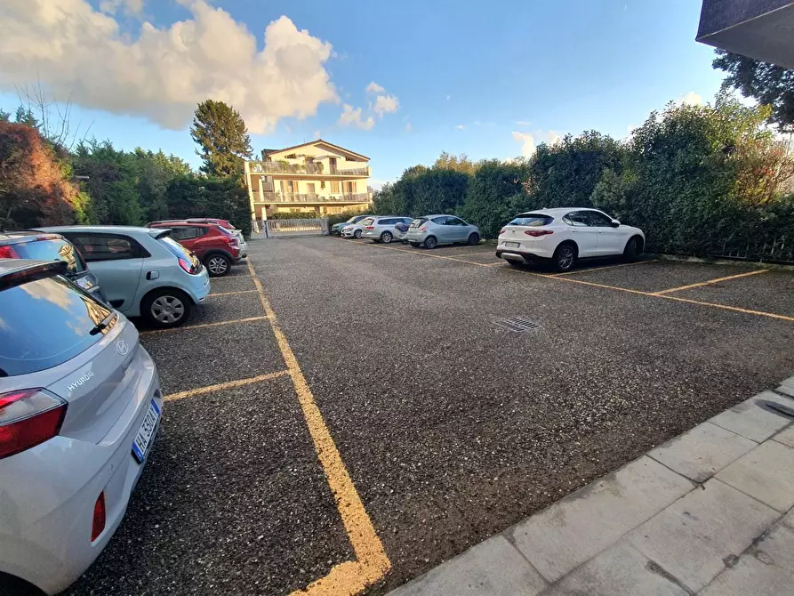 Immagine 31 di Appartamento in vendita  a Lucca