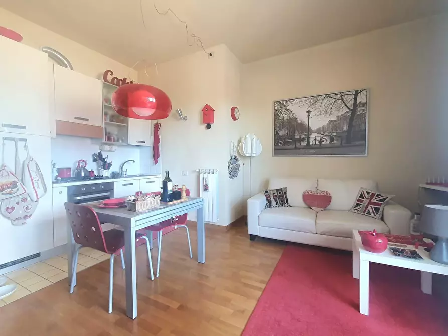 Immagine 2 di Appartamento in vendita  a Lucca