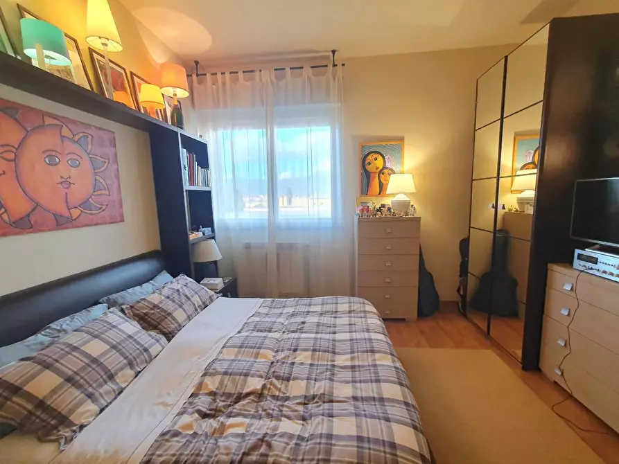 Immagine 19 di Appartamento in vendita  a Lucca