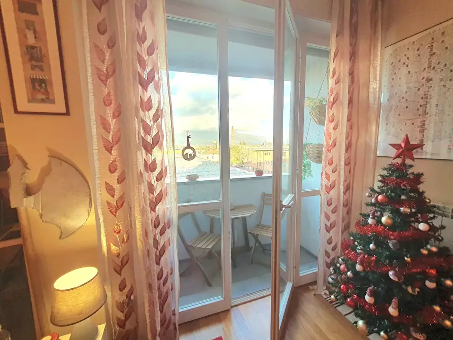 Immagine 10 di Appartamento in vendita  a Lucca