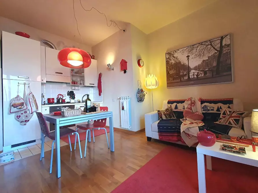 Immagine 15 di Appartamento in vendita  a Lucca