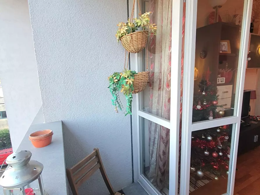 Immagine 12 di Appartamento in vendita  a Lucca