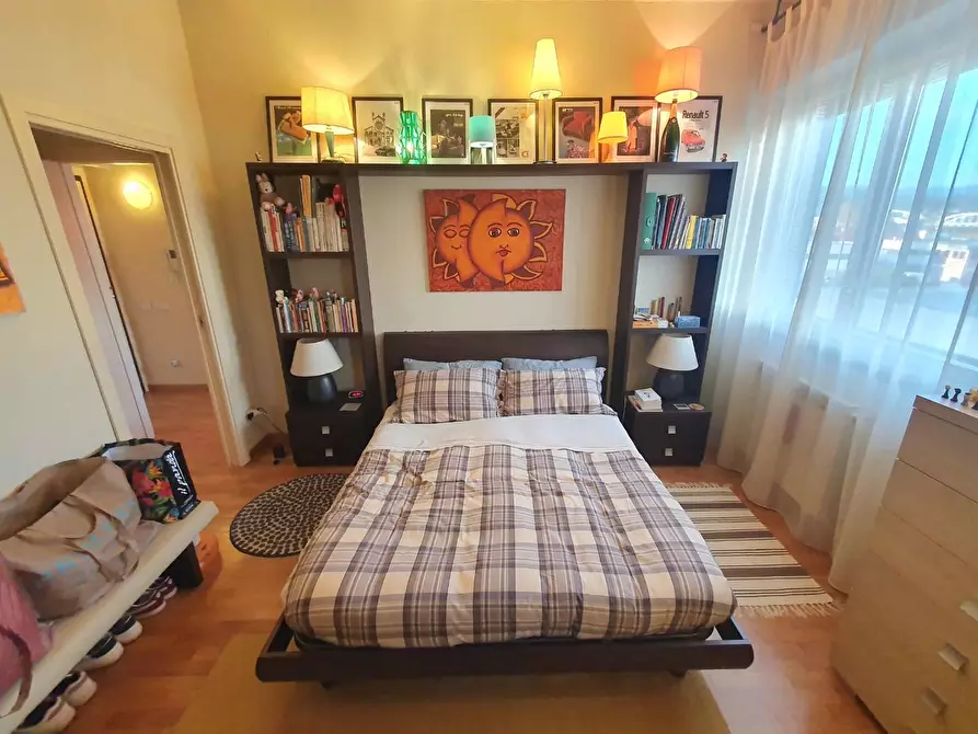 Immagine 21 di Appartamento in vendita  a Lucca