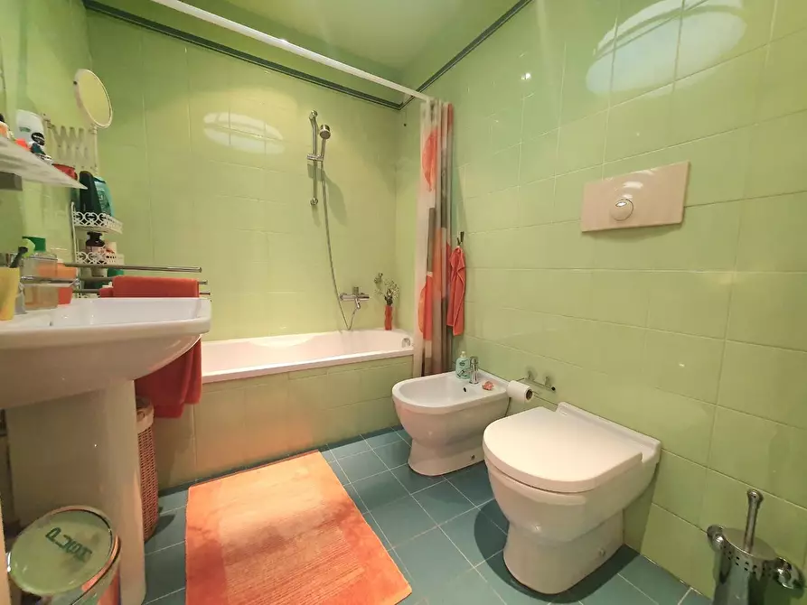 Immagine 25 di Appartamento in vendita  a Lucca