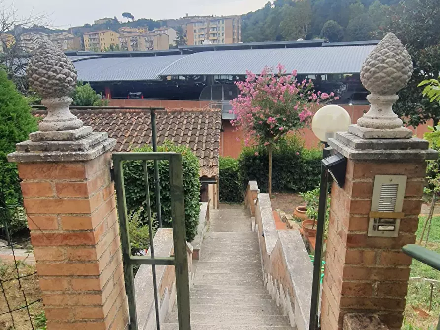 Immagine 26 di Terratetto in vendita  a Siena